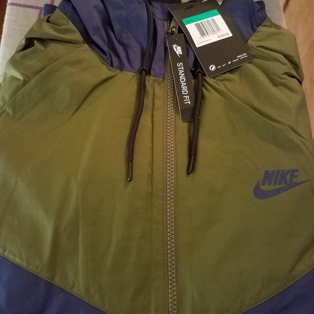 Last one Men's Nike Windrunner Jacket (Olive & Green)